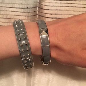 Bracelet set silver toned with grey enamel